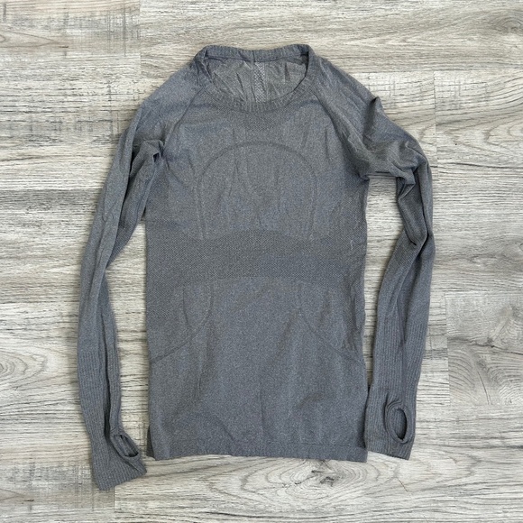 Lululemon Textured Long Sleeve Athletic Shirt Sz 6 - Picture 1 of 10